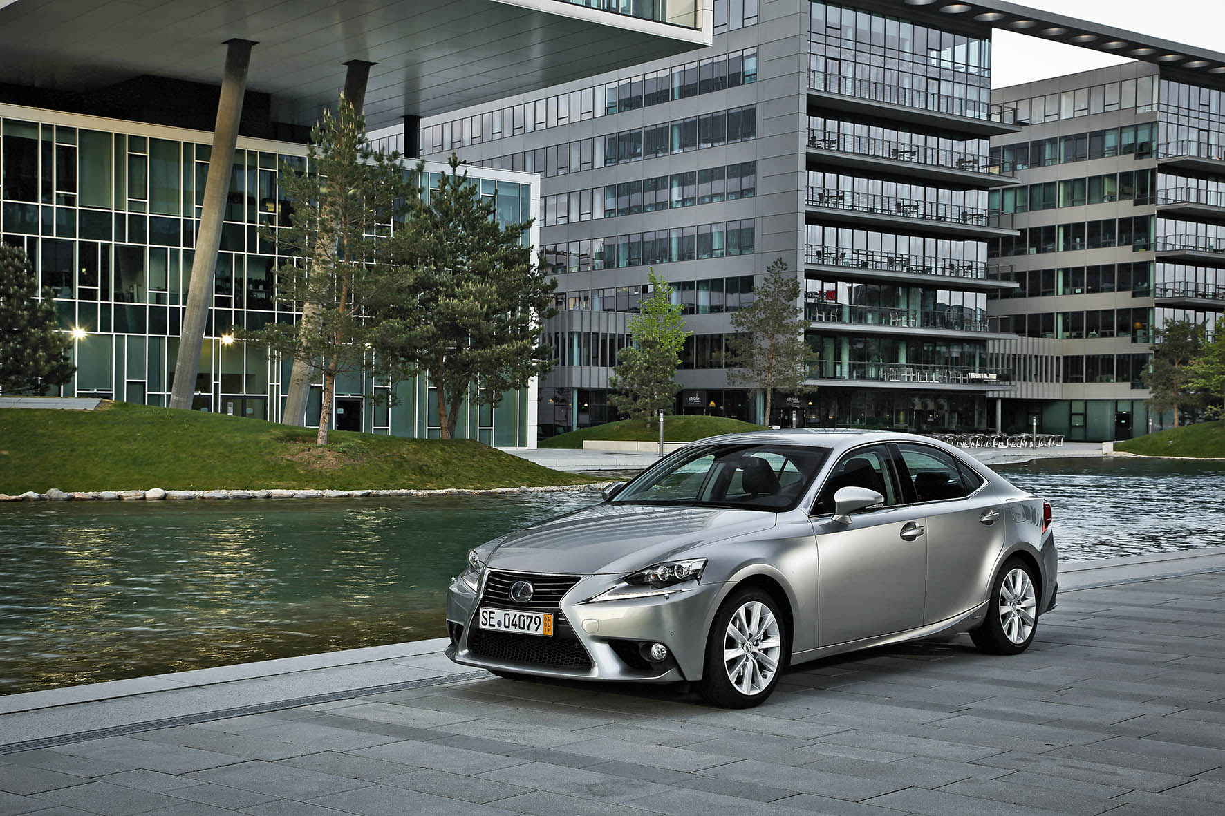 Lexus maakt hybridemodellen CT 200h, NX 300h en IS 300h voordeliger in 2016. Zowel de CT als IS komen in 2016 in aanmerking voor 21% bijtelling.