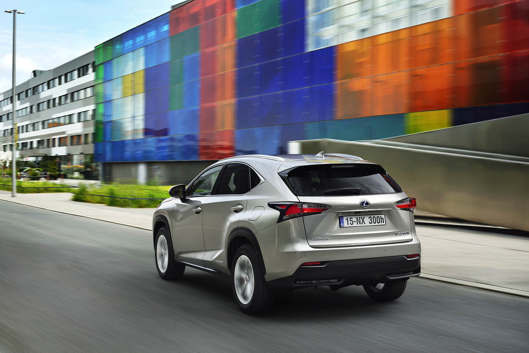 Lexus maakt hybridemodellen CT 200h, NX 300h en IS 300h voordeliger in 2016. Zowel de CT als IS komen in 2016 in aanmerking voor 21% bijtelling.