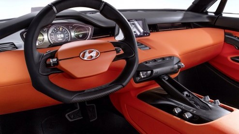 Een verrassing is de Hyundai Intrado Concept niet meer. Vorige week zijn immers de eerste beelden gelekt van het studiemodel. Nu weten we ook wat de conceptstudie in zijn mars heeft.