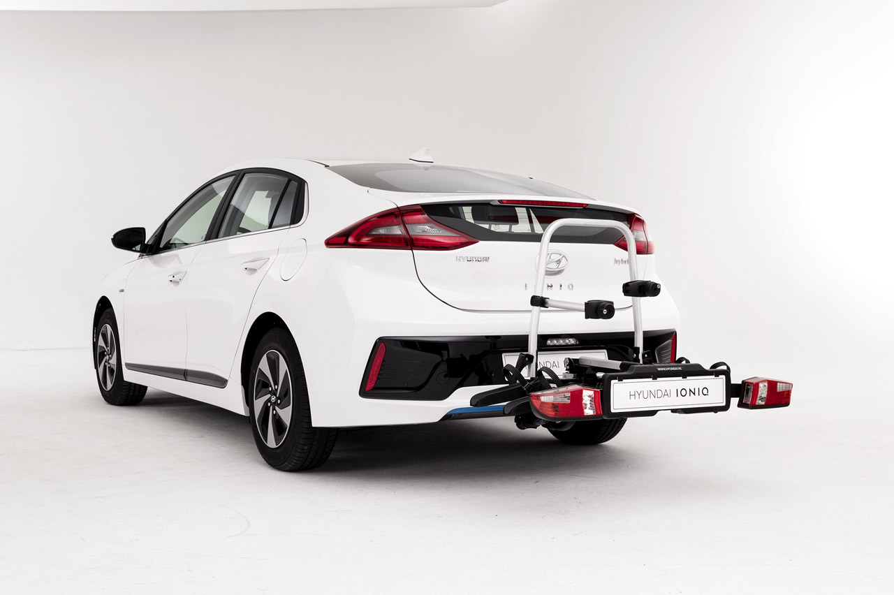 Hyundai biedt de kopers van een nieuwe Ioniq Hybrid tijdelijk een cheque van duizend euro voor een Stella e-bike.