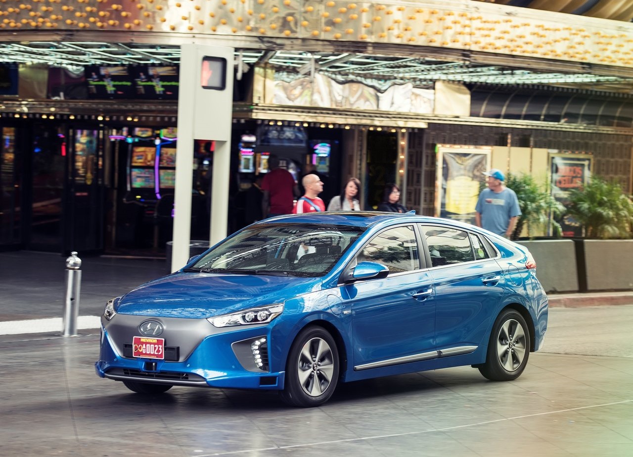 Hyundai presenteert een autonoom rijdende Ioniq. De technologie is betaalbaar en in januari rijden ze door het drukke verkeer van Las Vegas.