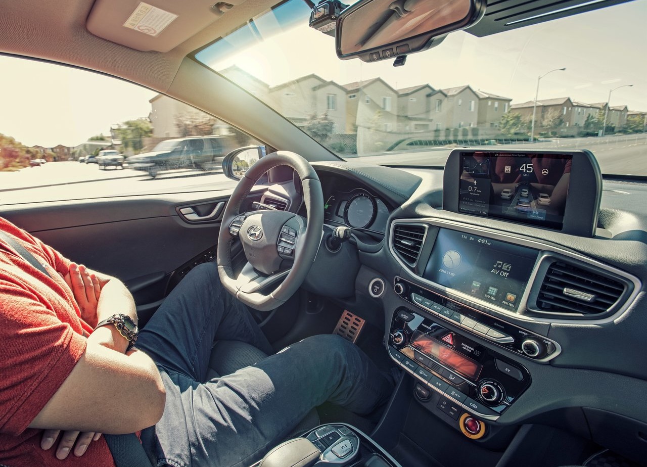 Hyundai presenteert een autonoom rijdende Ioniq. De technologie is betaalbaar en in januari rijden ze door het drukke verkeer van Las Vegas.