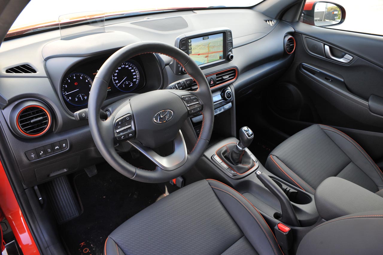Hyundai lanceert met de Kona een spannend gelijnde, compacte SUV die meteen weet te overtuigen. AutoVandaag nam de proef op de som.