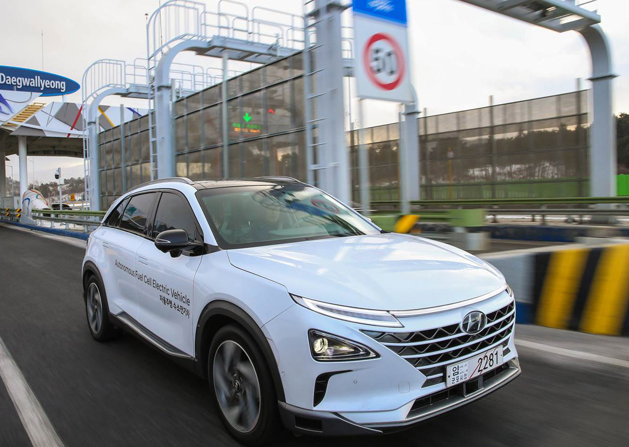 Hyundai legde met vijf auto's een afstand van 190 kilometer volledig autonoom rijdend af.