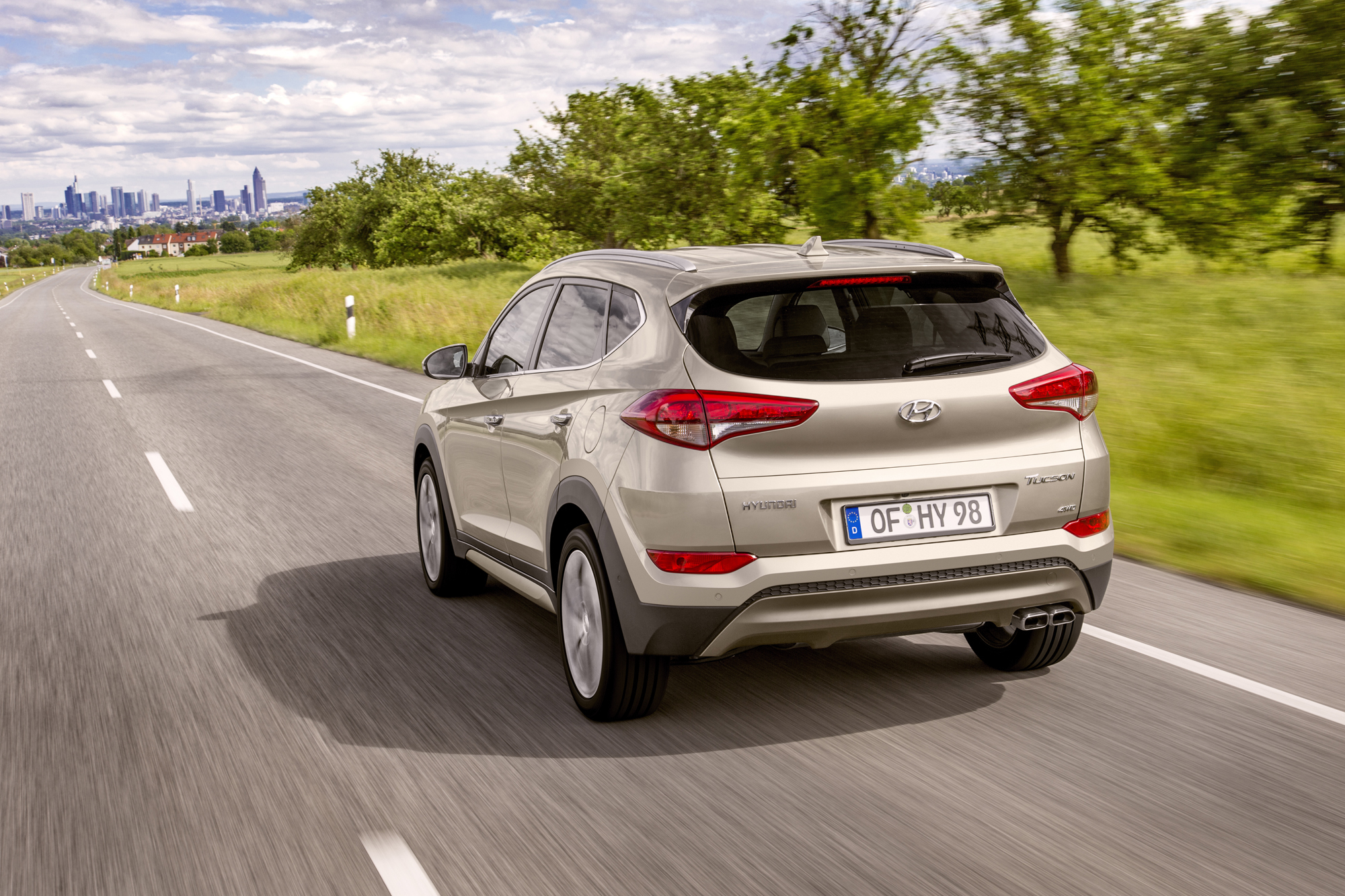 Autotest nieuwe Hyundai Tucson 2015 met 1.6 T-GDI en 2.0 CRDi. Het is de opvolger van de ix35 met meer ruimte en luxe.