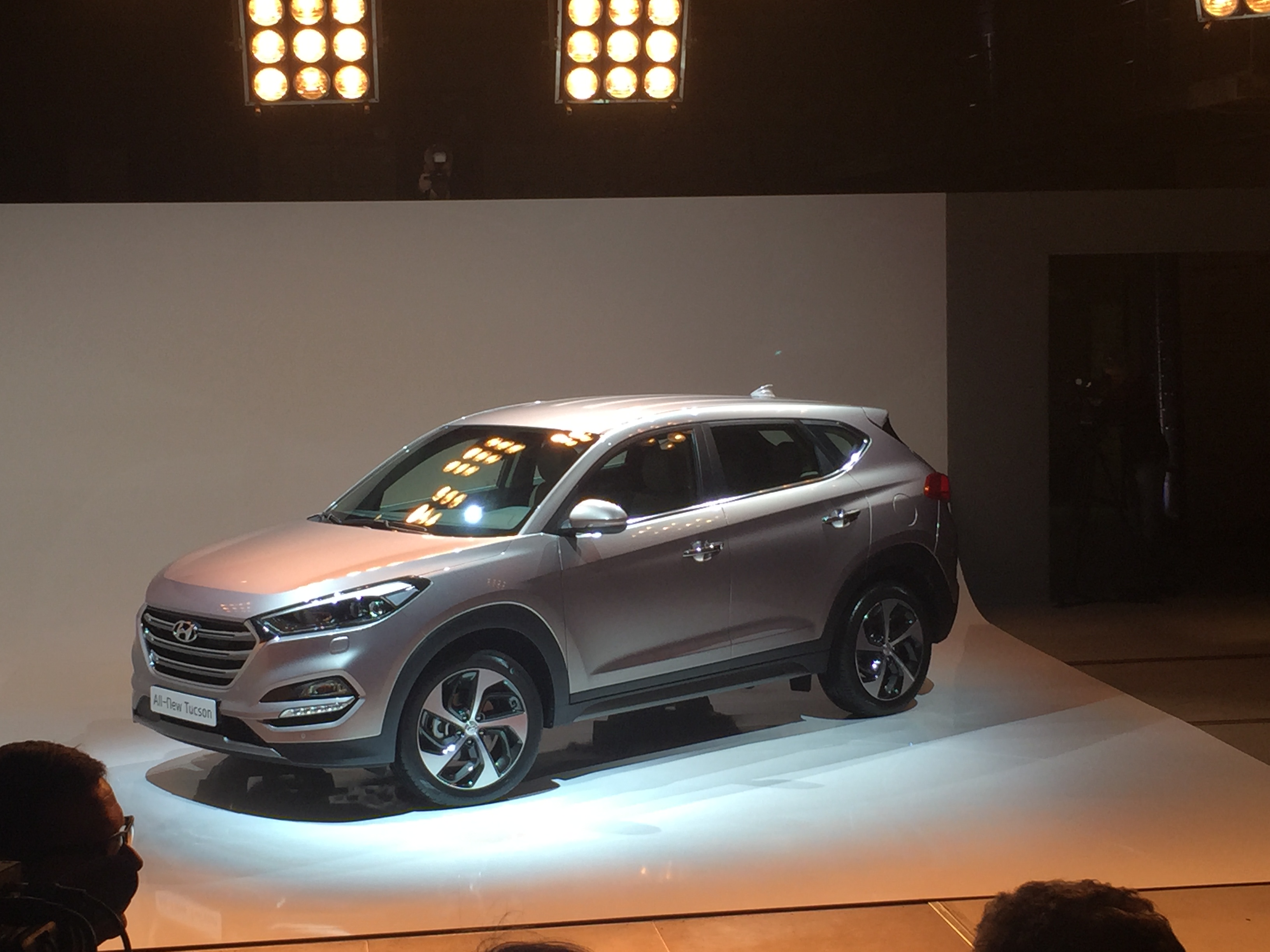 Nieuwe Hyundai Tucson gepresenteerd voorafgaand aan debuut op Autosalon van Genve. Hij steekt van wal met nieuwe 1.6 T-GDI en diverse veiligheidsinnovaties.