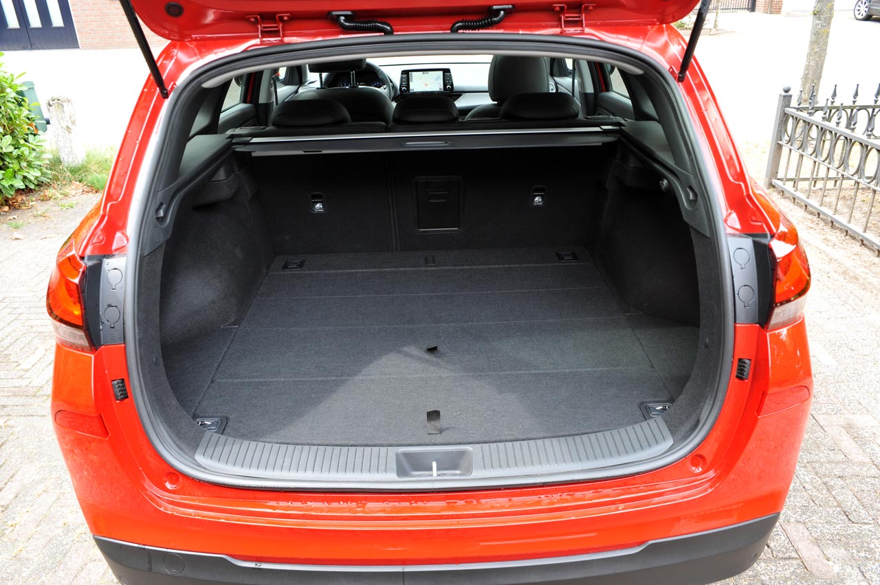 Hyundai brengt met de Wagon de tweede uitrustingsvariant van de nieuwe i30. Een zeer ruime auto die perfect aansluit bij de wensen van een Europees gezin.
