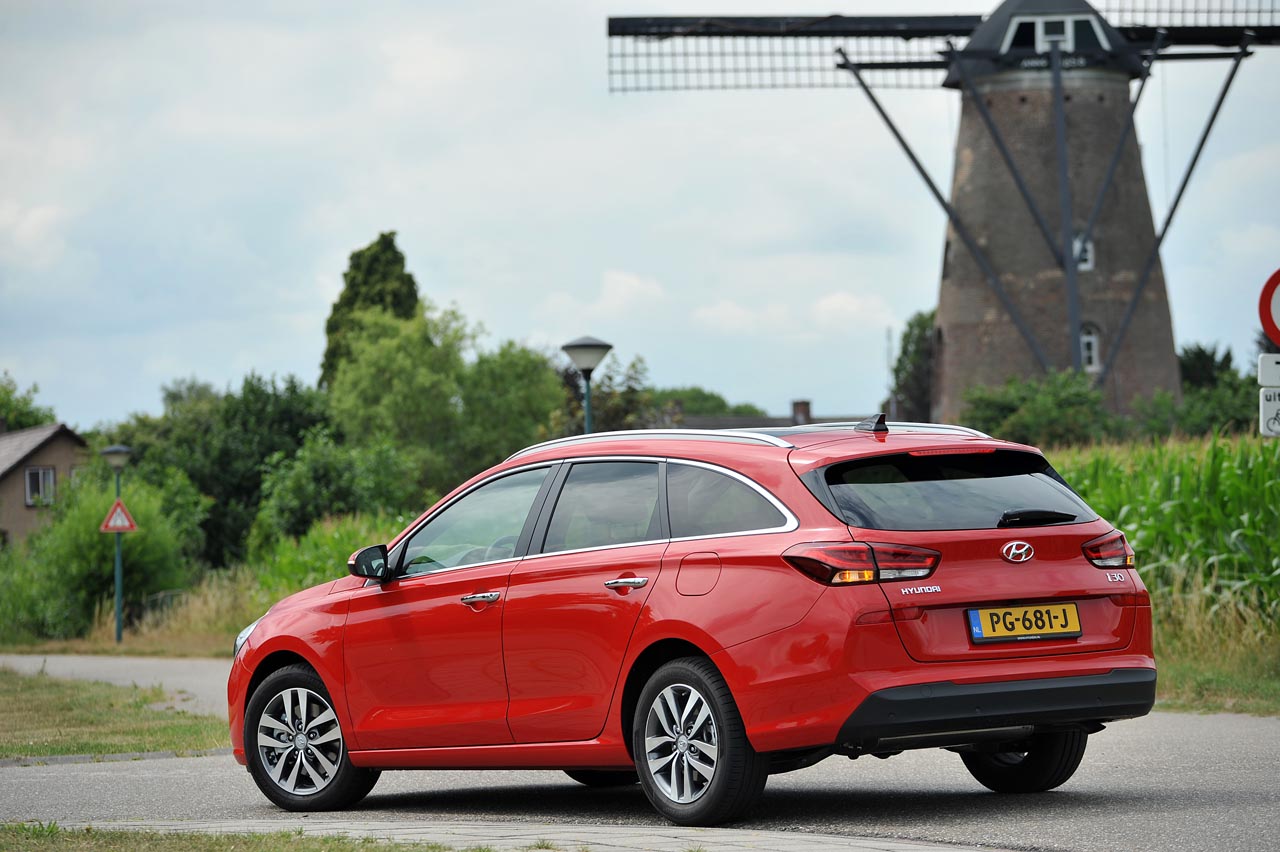 Hyundai brengt met de Wagon de tweede uitrustingsvariant van de nieuwe i30. Een zeer ruime auto die perfect aansluit bij de wensen van een Europees gezin.