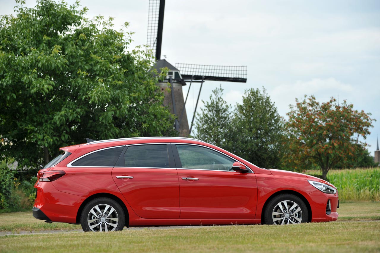 Hyundai brengt met de Wagon de tweede uitrustingsvariant van de nieuwe i30. Een zeer ruime auto die perfect aansluit bij de wensen van een Europees gezin.