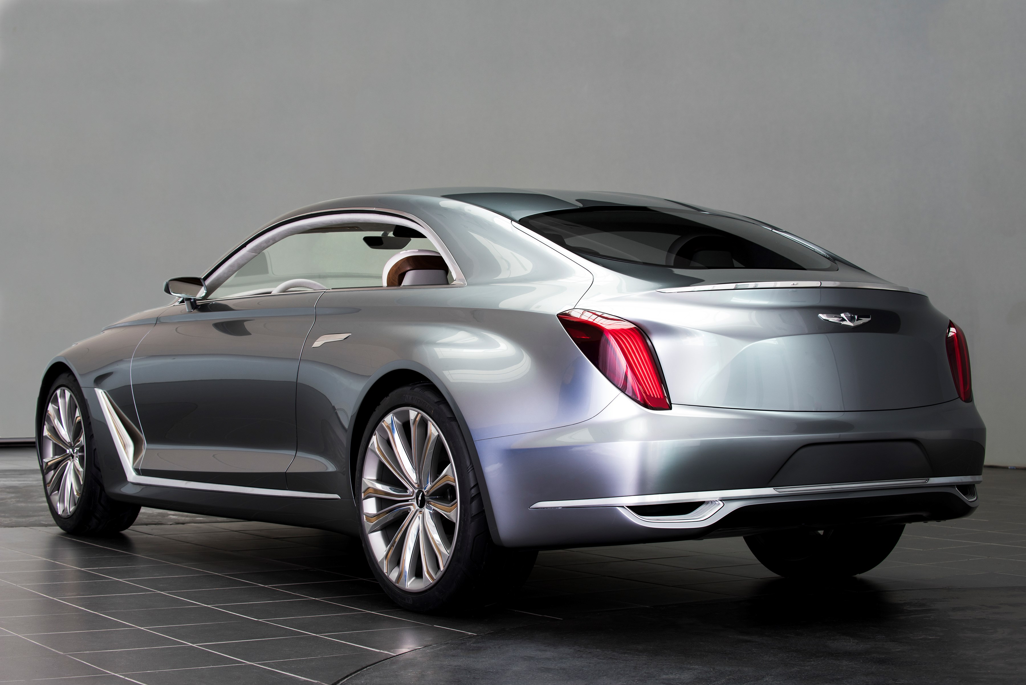 Hyundai introduceert premium merk Genesis onder leiding van Luc Donckerwolke. Tot 2020 kunnen we zes nieuwe modellen verwachten met de aanduiding G.