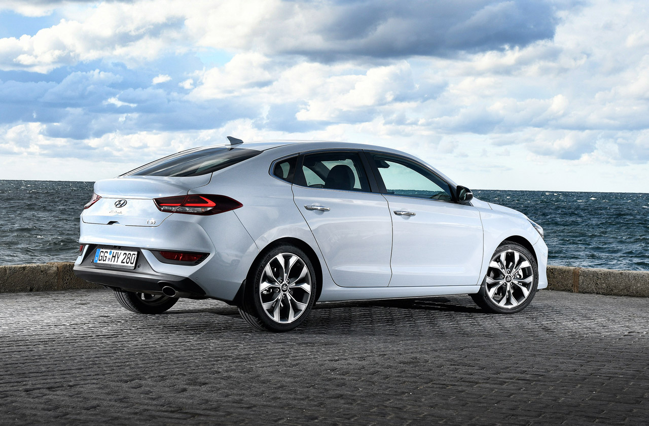 Hyundai maakt complete leveringsprogramma i30 Fastback bekend.