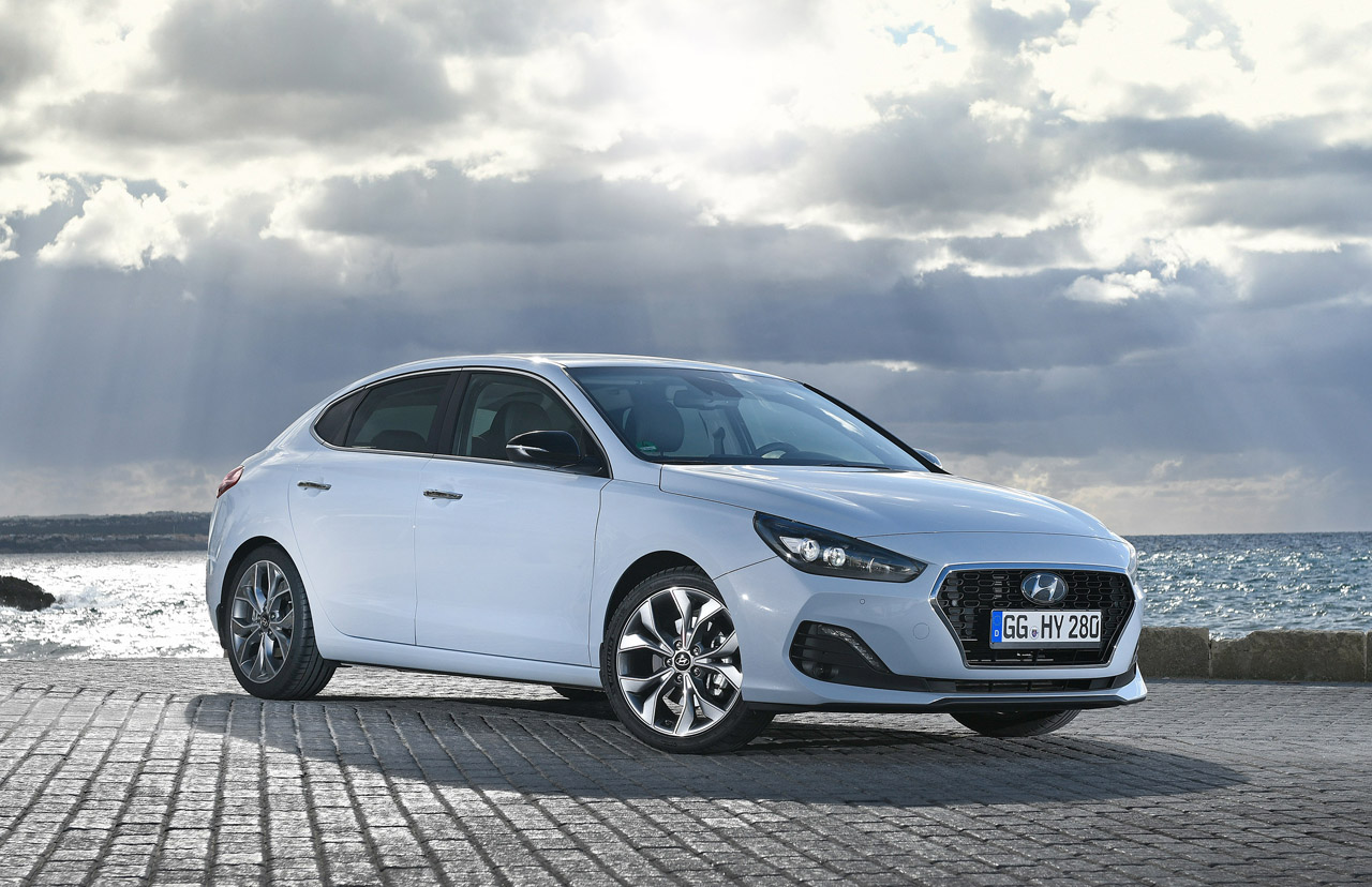 Hyundai maakt complete leveringsprogramma i30 Fastback bekend.