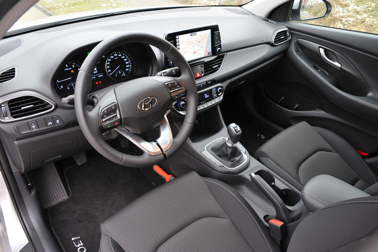 Hyundai lanceert de derde generatie van de Europese i30 hatchback. Een auto die duidelijk aan rijkwaliteiten heeft gewonnen. AutoVandaag deed een rijtest.