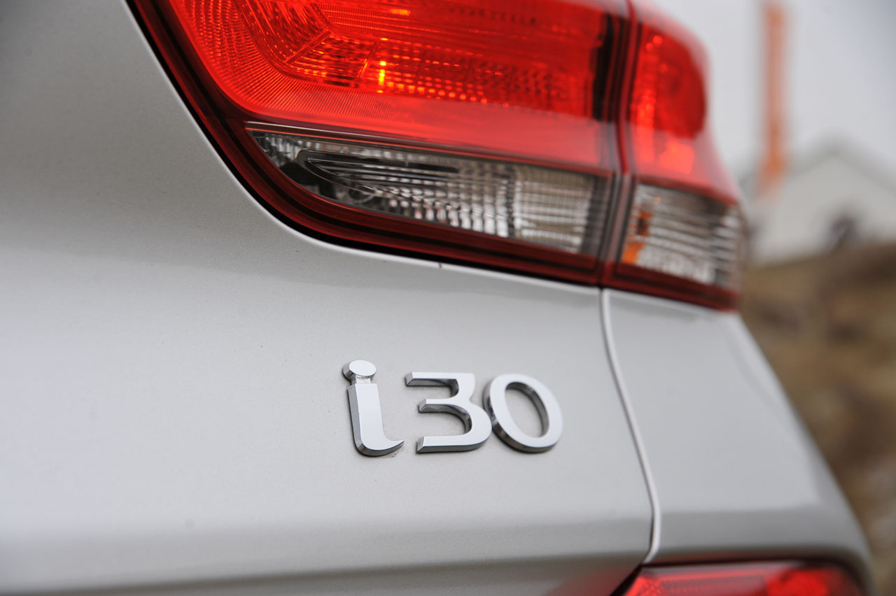 Hyundai lanceert de derde generatie van de Europese i30 hatchback. Een auto die duidelijk aan rijkwaliteiten heeft gewonnen. AutoVandaag deed een rijtest.