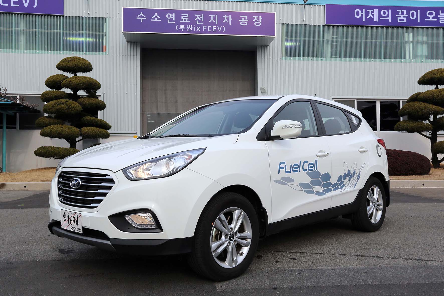 Hyundai gaat met de zelfrijdende ix35 FCEV Fuel Cell naar de Amerikaanse staat Nevada om daar de techniek voor autonoom rijden op de proef te stellen.