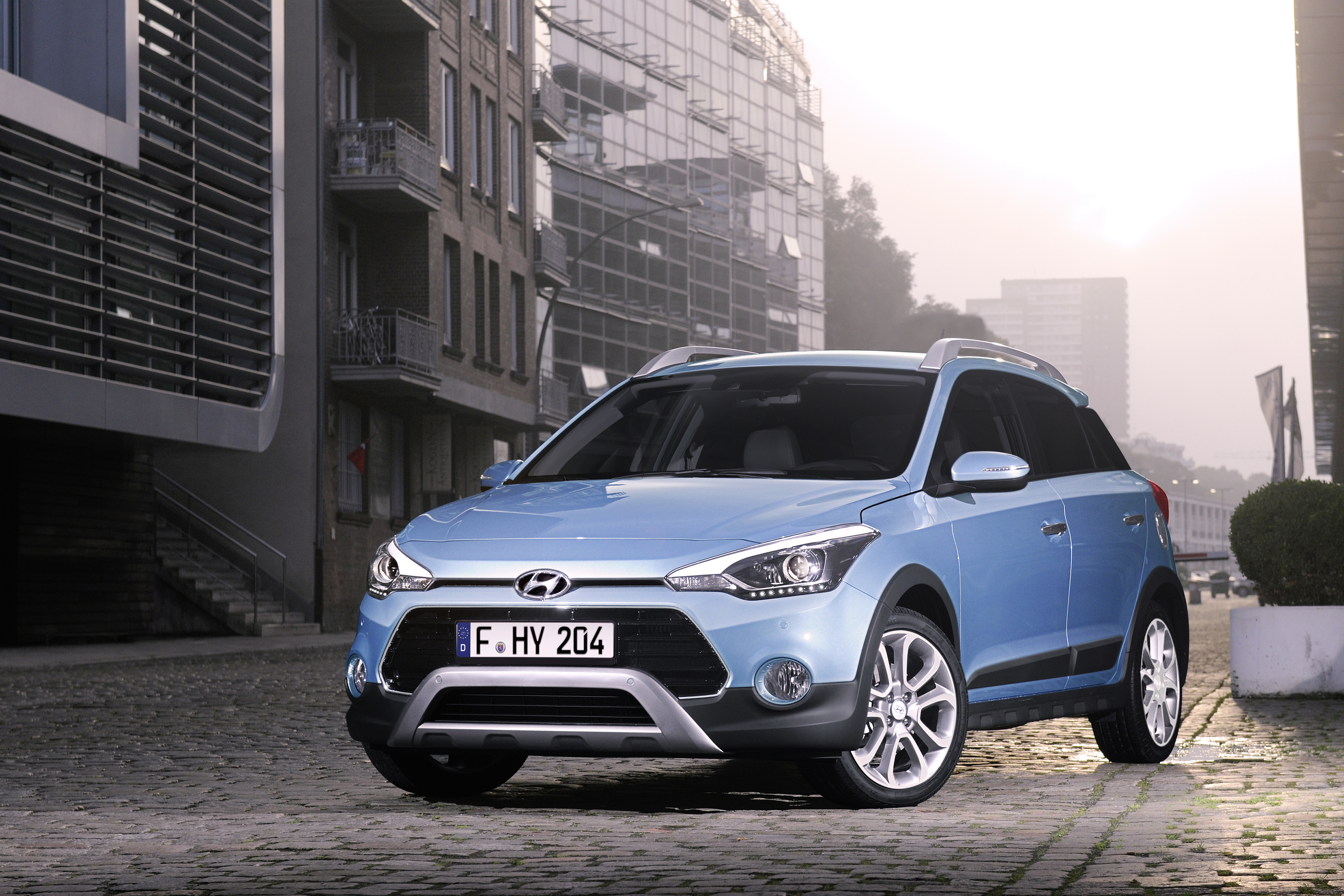 Hyundai i20 krijgt stoere aspiraties met de i20 Active, voorzien van een bodykit en de nieuwe 1.0 T-GDI motor.