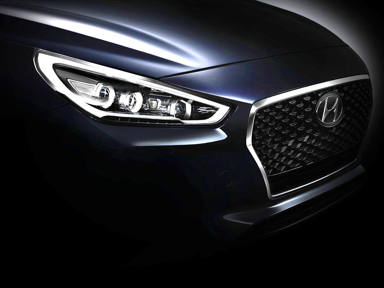 Hyundai heeft de eerste teaserfoto's gestuurd van de nieuwe i30. Over een maand wordt hij officieel onthuld.