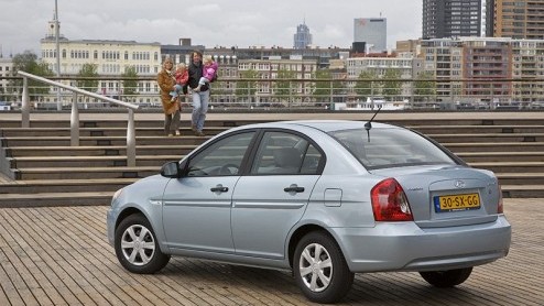 Niet iedere autokoper staat in de rij voor een middenklasser van 25 euromille. Soms is het budget doodgewoon beperkt en als je dan toch nog een beetje ruimte wilt is de keuze beperkt. Maar sinds deze