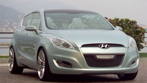 Hyundai laat ons alvast een beetje kennis maken met het nieuwe model wat het Koreaanse merk gaat presenteren in Parijs. De auto moet een concurrent gaan worden van de gevestigde automerken in het zo b