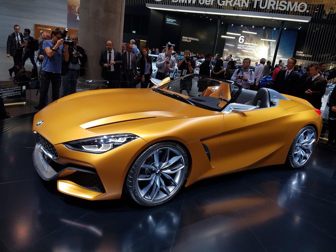 De IAA in Frankfurt barst uit z'n voegen van de primeurs. Een dag lang halen automerken auto's onder doeken vandaag. Vanaf eind deze week mag het publiek ervan genieten, een dikke week lang.