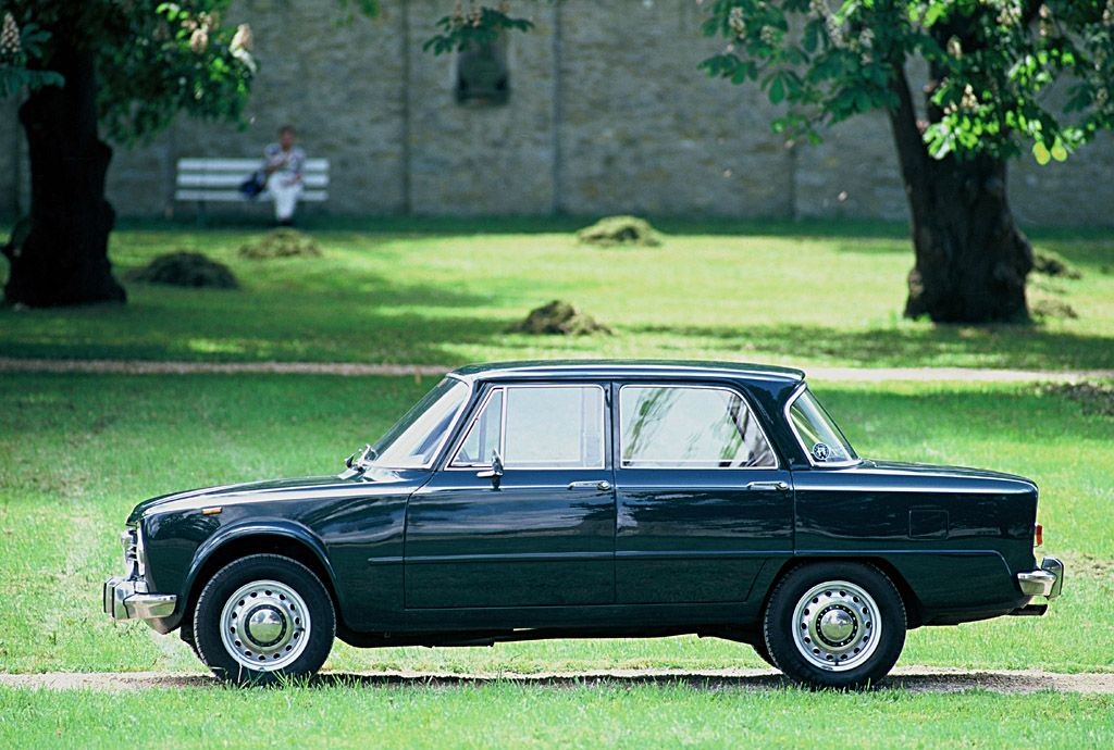 Introductie Alfa Romeo 'Giulia' op 24 juni krijgt bijval van een verkiezing waarin de meest iconische Alfa Romeo wordt uitgekozen.