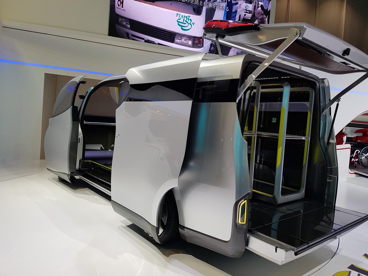 Na de pers is het nu aan het publiek om de Tokyo Motor Show te bezoeken. AutoVandaag keek verder dan alleen het Japanse nieuws.