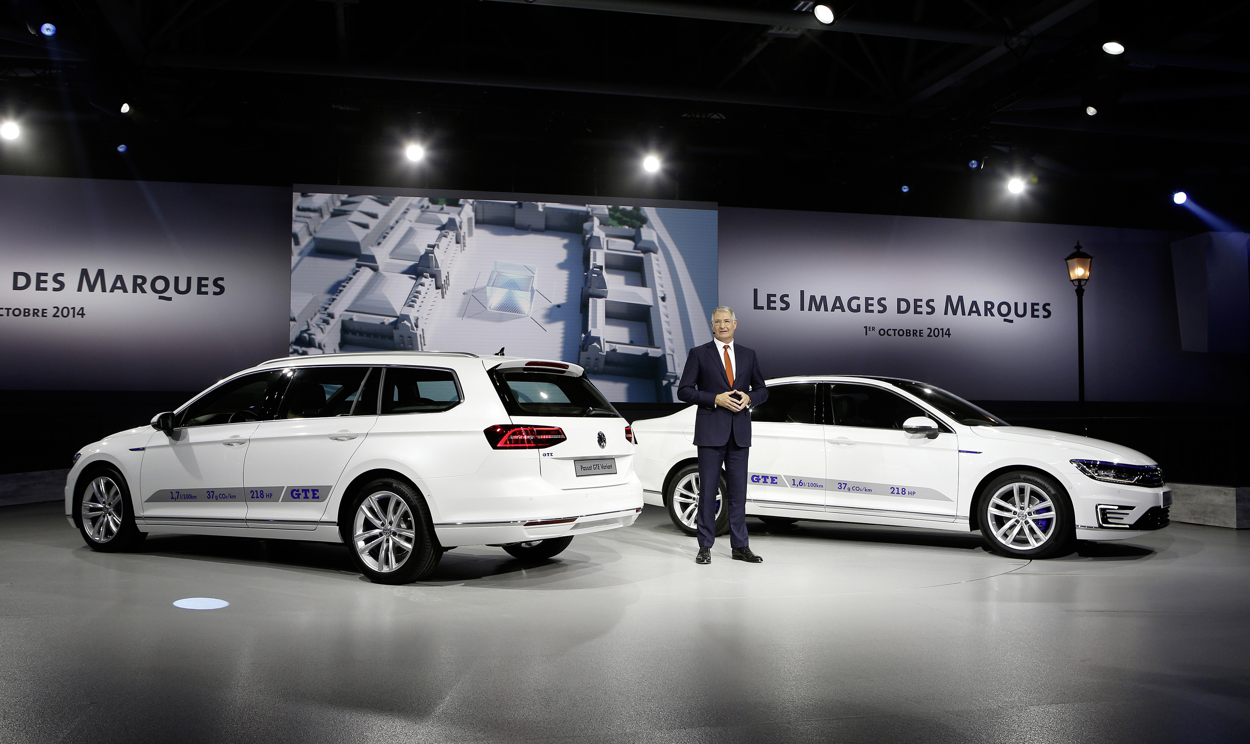 Volkswagen introduceert de Passat GTE plug-in hybride met 7% bijtelling voor prijzen vanaf 44.590 euro. De Variant kost 46.090 euro. Eerste levering in september.