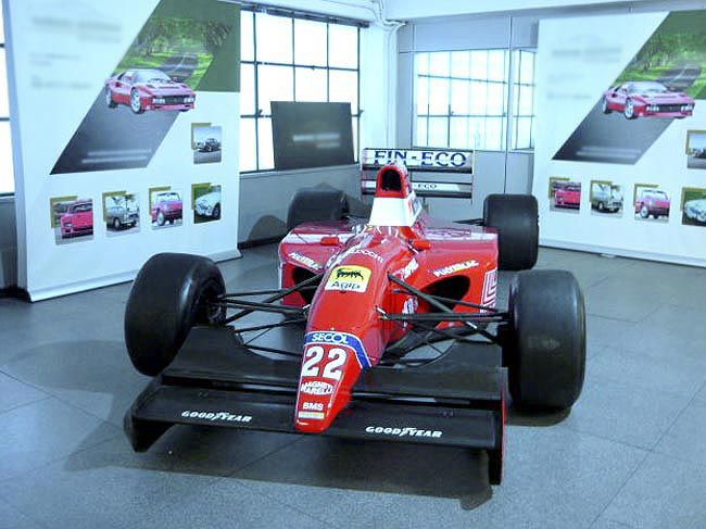 Formule 1 auto bij Catawiki in de veiling. De raceauto uit 1992 verkeert in zeer goede staat en brengt naar verwachting 300.000 euro op