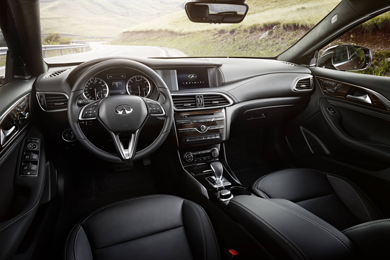 Infiniti introduceert QX30, een crossover op basis van de Q30. De stoere versie is nu onthuld op de Los Angeles Motor Show.