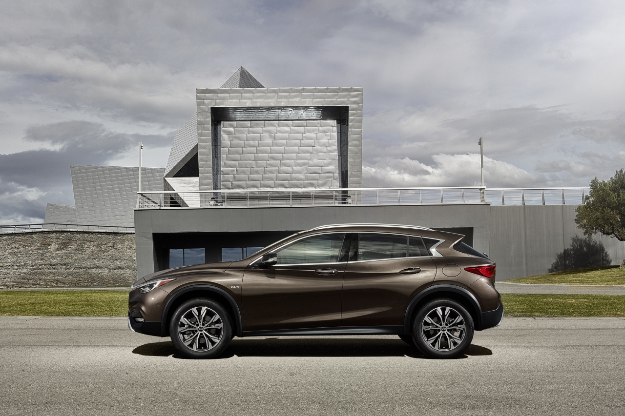 Infiniti introduceert QX30, een crossover op basis van de Q30. De stoere versie is nu onthuld op de Los Angeles Motor Show.