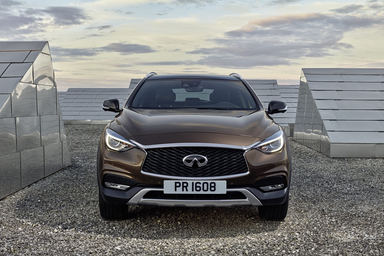 Infiniti introduceert QX30, een crossover op basis van de Q30. De stoere versie is nu onthuld op de Los Angeles Motor Show.