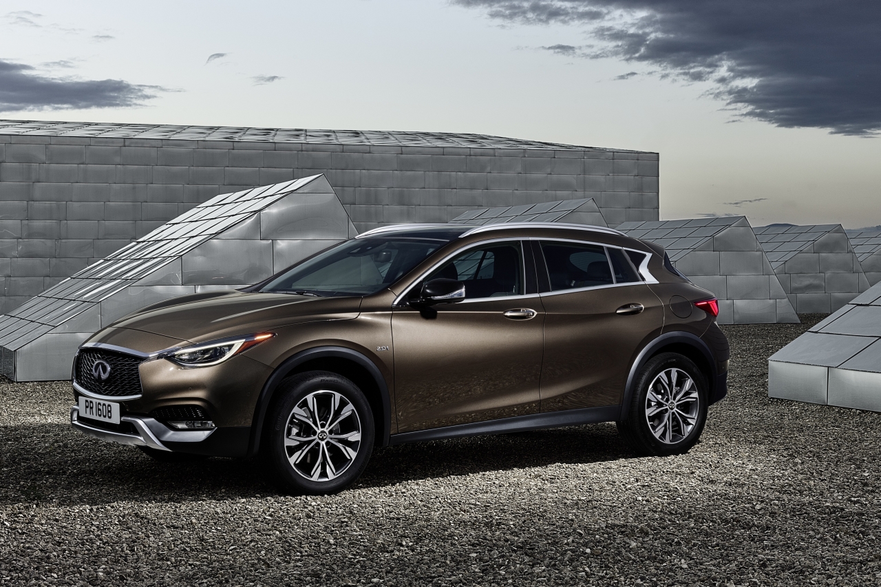 Infiniti introduceert QX30, een crossover op basis van de Q30. De stoere versie is nu onthuld op de Los Angeles Motor Show.