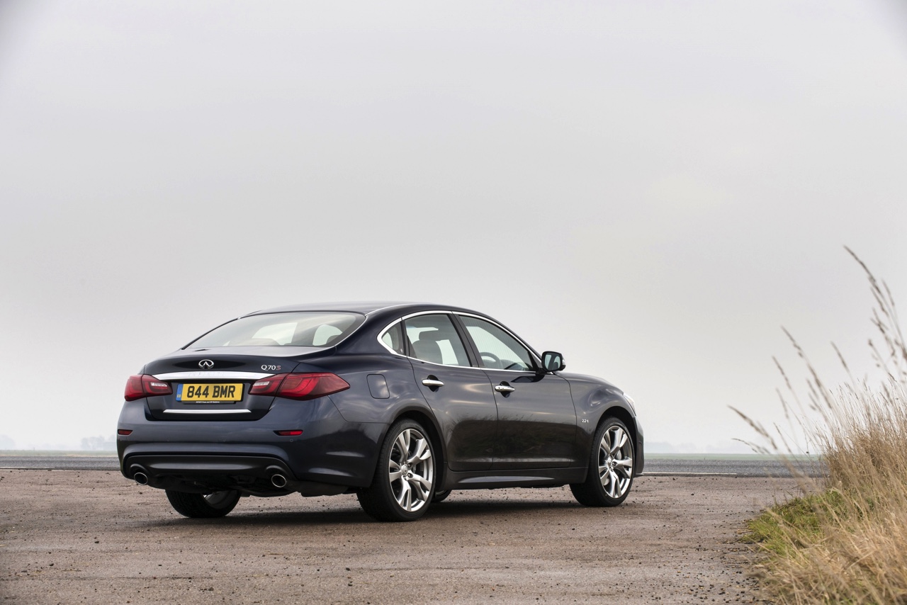 Autotest Infiniti Q70 2.2d diesel geeft carrire Infiniti M een waardig vervolg met veel zuinigere diesel.
