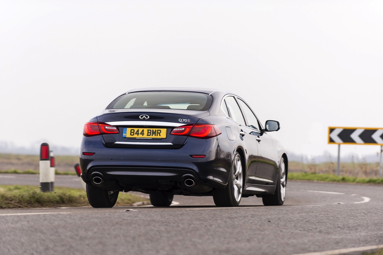 Autotest Infiniti Q70 2.2d diesel geeft carrire Infiniti M een waardig vervolg met veel zuinigere diesel.