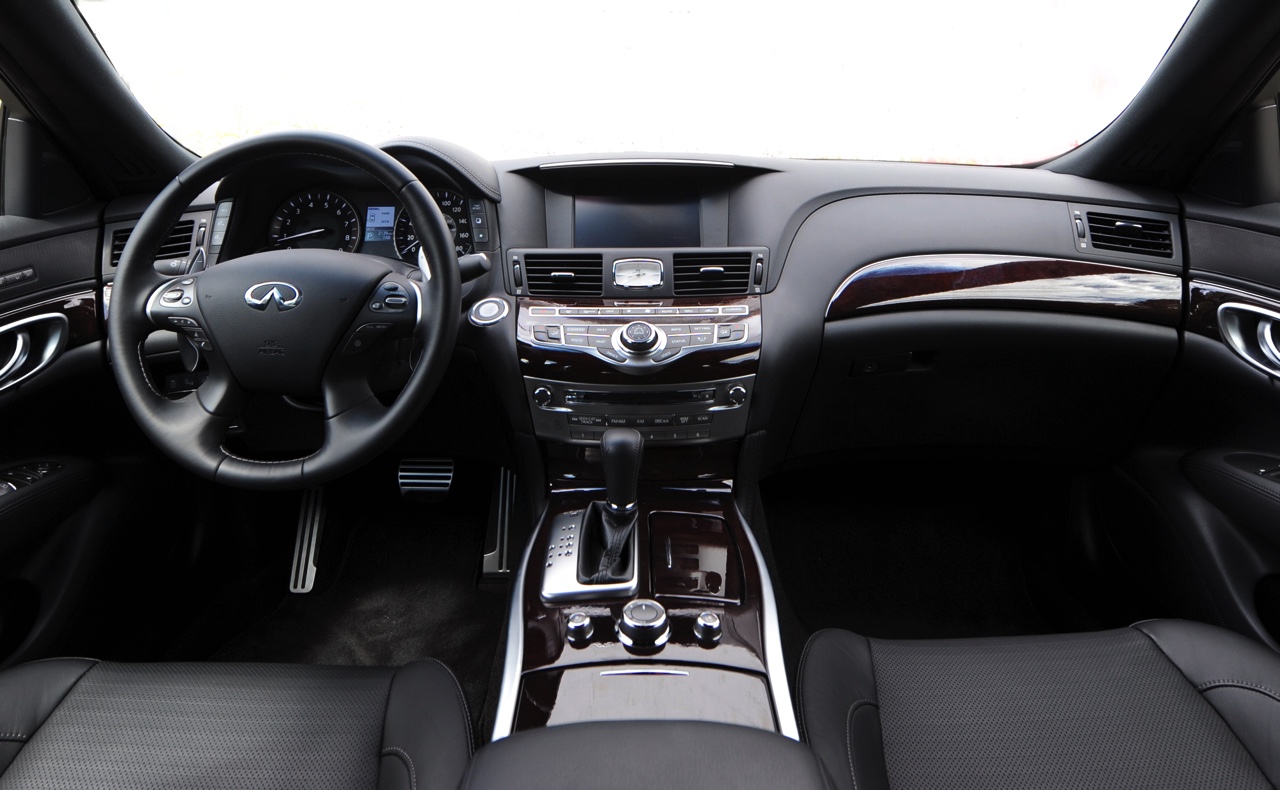 Autotest Infiniti Q70 2.2d diesel geeft carrire Infiniti M een waardig vervolg met veel zuinigere diesel.