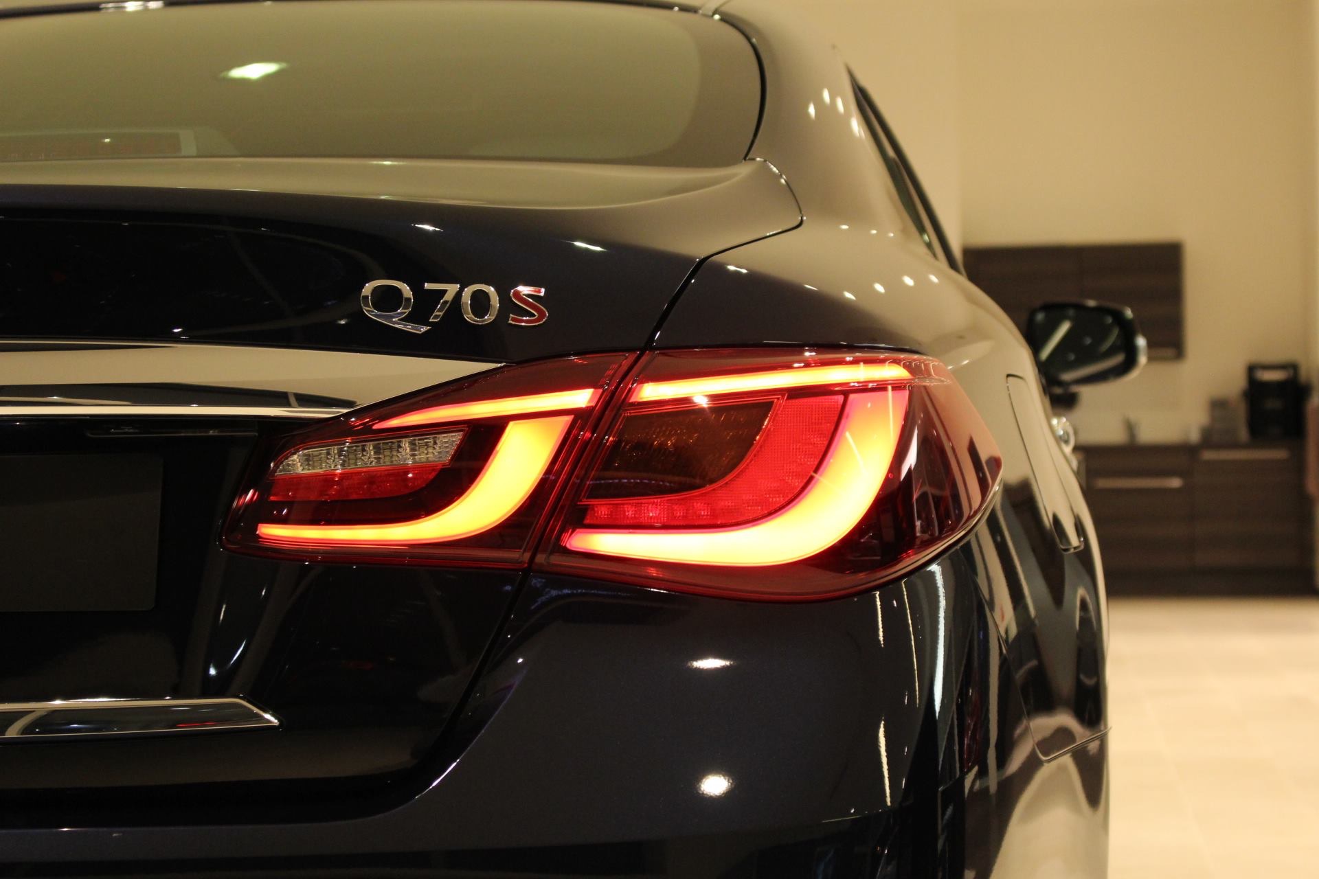Infiniti Q70 in 2015 vanaf 43.995 euro met de 2.2d dieselvariant, als opvolger van de 3.0 V6 diesel.