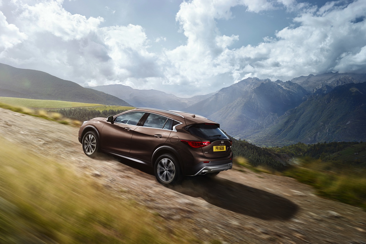 Infiniti QX30 naar Nederland met 2.2d AWD en DCT-7 automaat. Het betreft een hoger staande Q30 voorzien van meer offroad looks.