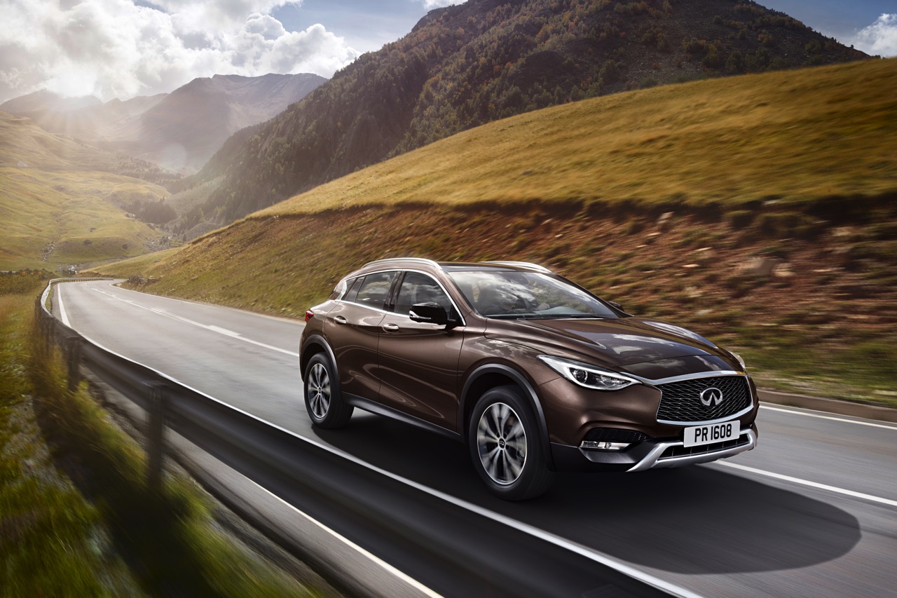 Infiniti QX30 naar Nederland met 2.2d AWD en DCT-7 automaat. Het betreft een hoger staande Q30 voorzien van meer offroad looks.