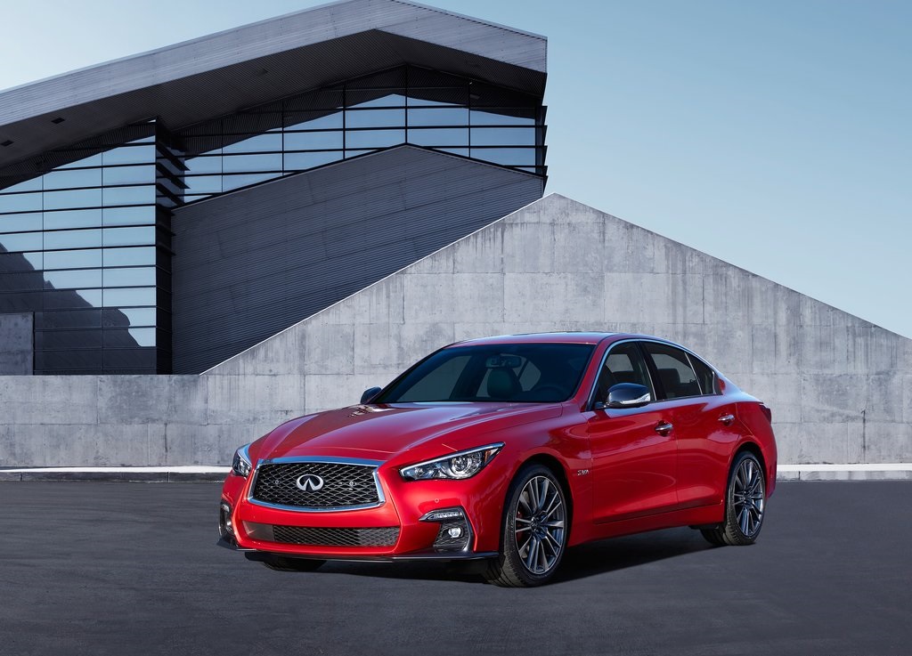 Later deze week zal Infiniti op de Autosalon van Genve het doek trekken van een nieuwe Q50. Ook komt er onder de naam Project Black S een nieuw sportlabel voor het merk.