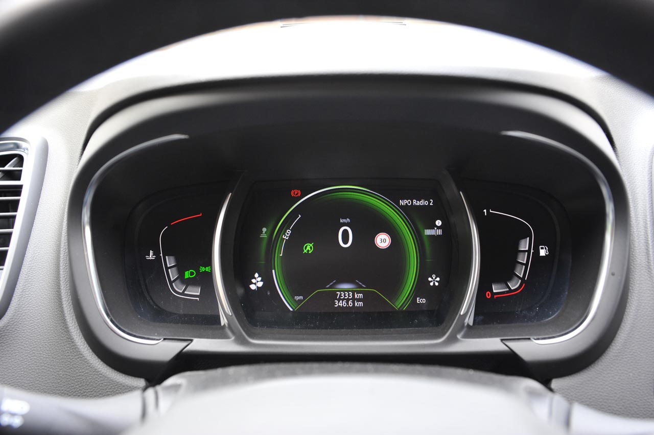 Renault voegt het meest complete uitrustingsniveau Initiale Paris toe aan het leveringsprogramma van de Scnic en Grand Scnic.