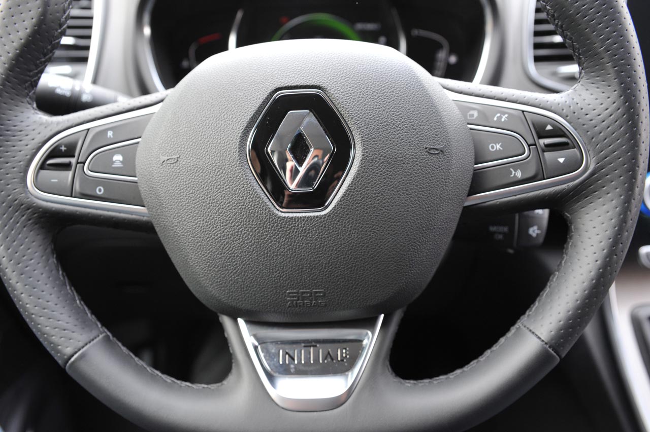 Renault voegt het meest complete uitrustingsniveau Initiale Paris toe aan het leveringsprogramma van de Scnic en Grand Scnic.