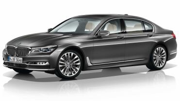 De nieuwe BMW 7 Serie innoveert met vierwielbesturing en gewichtsverlies naar de best rijdende topklasse limousine.