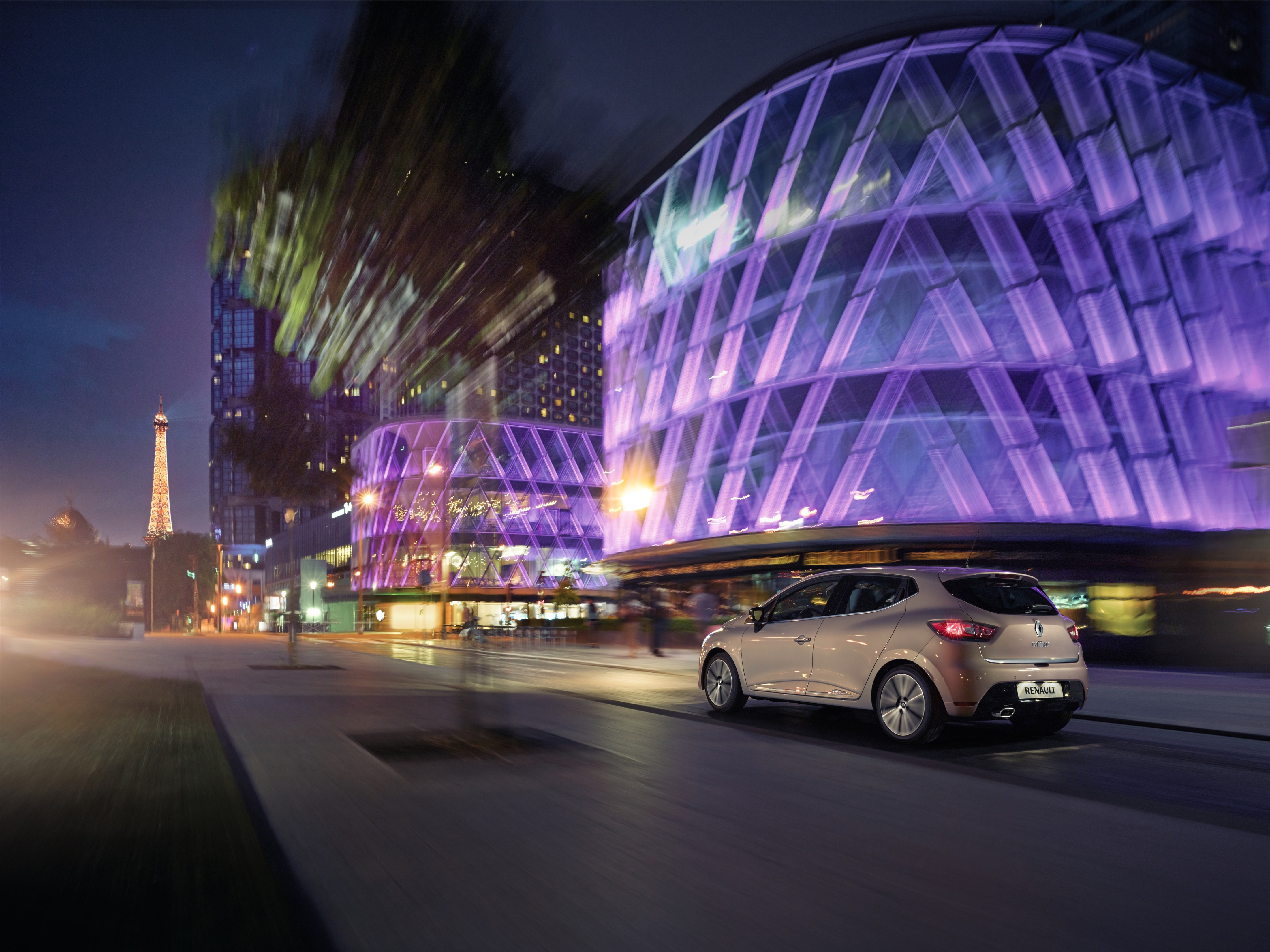 Introductie Renault Clio Initiale Paris uitgesteld vanwege succes in Frankrijk. Deze zomer wel update voor Expression en Dynamique.