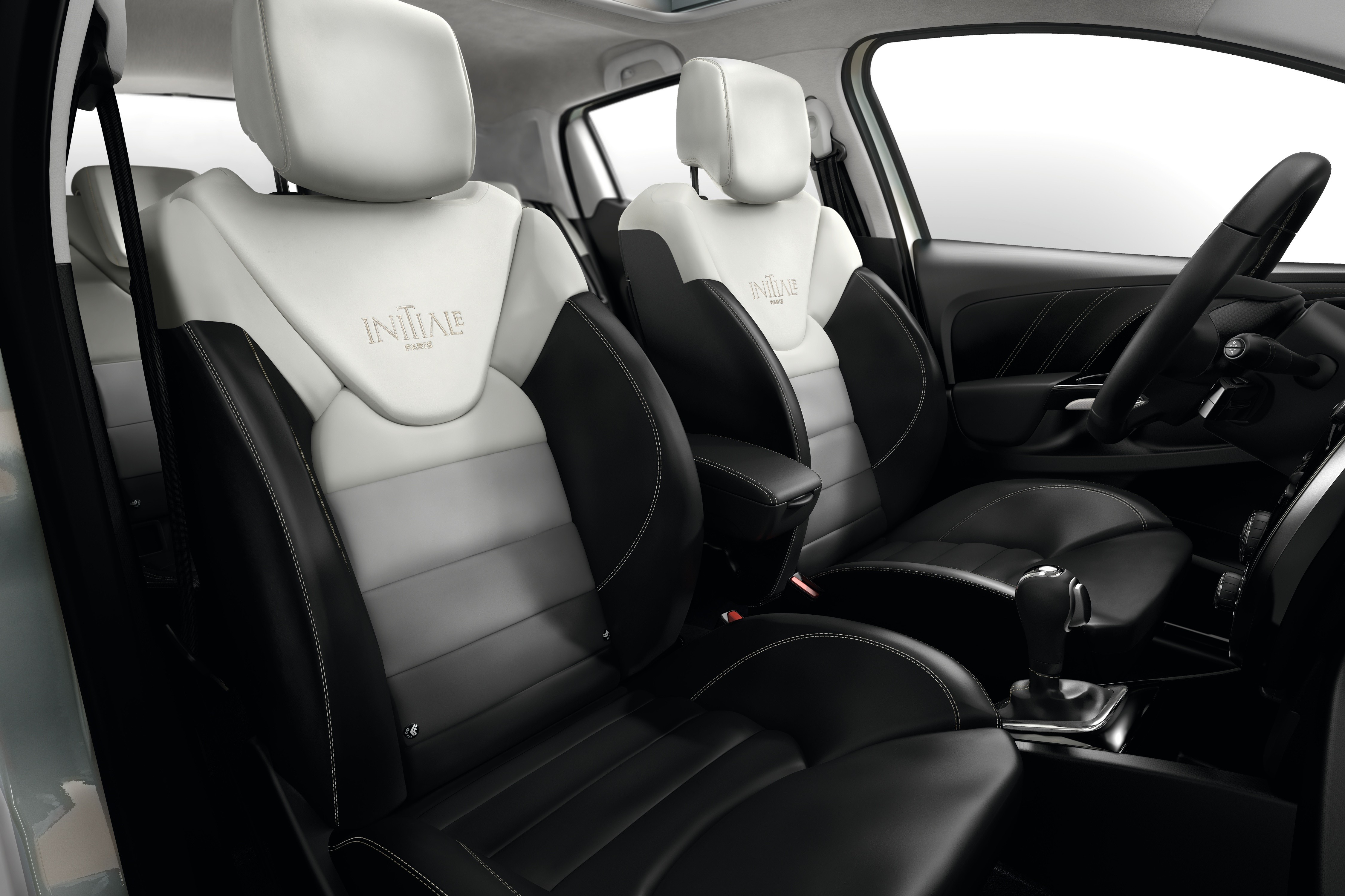Introductie Renault Clio Initiale Paris uitgesteld vanwege succes in Frankrijk. Deze zomer wel update voor Expression en Dynamique.