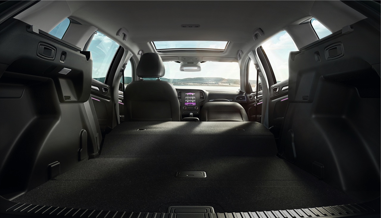 Renault zet de nieuwe Mgane Estate vanaf september 2016 bij de dealer in de showroom en trakteert op introductievoordeel met het Innovation Pack.