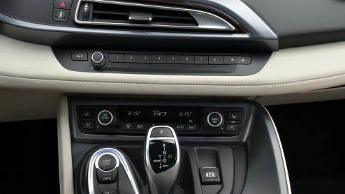 BMW i8 rijtest, volledig elektrisch als het moet en maximaal 360 pk.