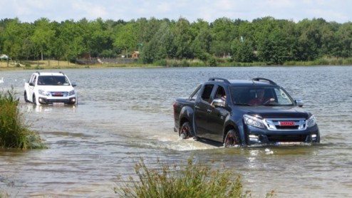 Autotest Isuzu D-Max 2,5 liter turbodiesel in Beekse Bergen