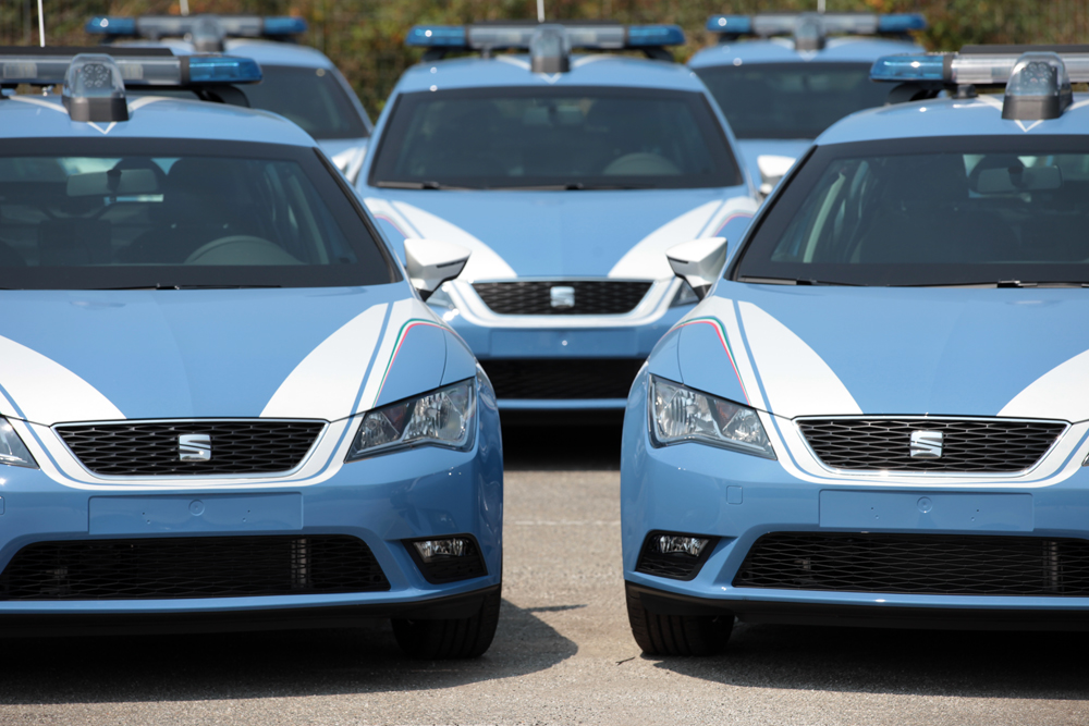 Geen Alfa Romeo, Fiat of Ferrari, maar een Seat Leon. De Italiaanse politie is in Spanje gaan shoppen voor nieuwe patrouillewagens.