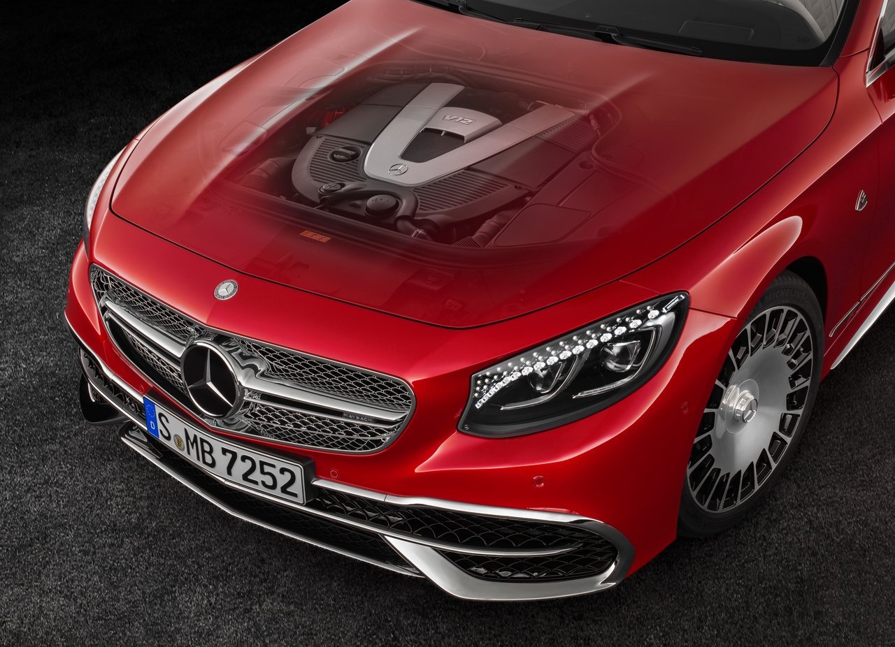 Voor wie een S-Klasse Cabriolet nog niet luxe genoeg vindt komt Mercedes-Maybach nu met de S 650 Cabriolet. Een jacht op wielen, aldus Mercedes.