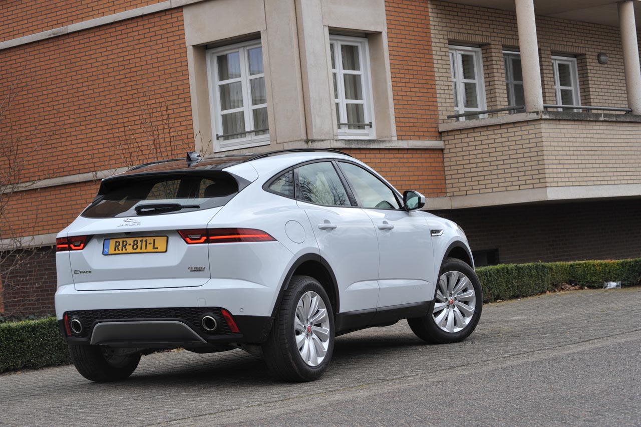 Jaguar brengt met de E-Pace een compacte SUV op dezelfde basis als de Range Rover Evoque.